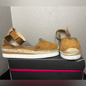 Vince Camuto, sweet cream true suede marlow clogs, size 7.5